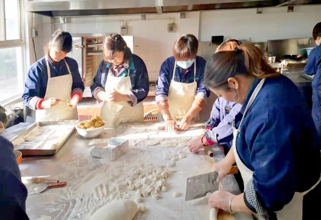 送料機(jī)廠包餃子活動