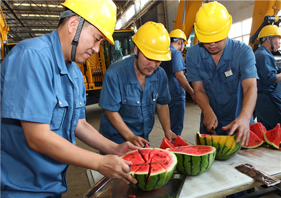 三合一送料機(jī)工廠派送西瓜